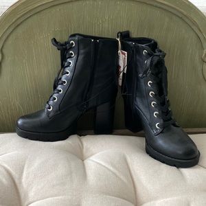 Black heel boots